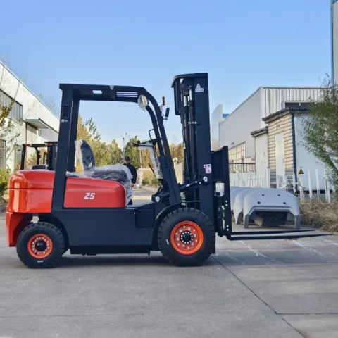 Chariot élévateur gasoil 5T